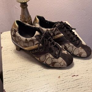 Coach Women's Tan and Gold Sneakers